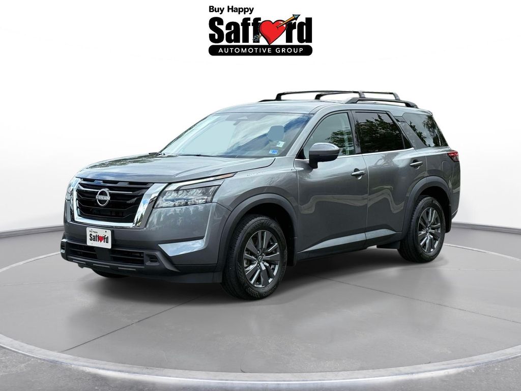 2024 Nissan Pathfinder SV
