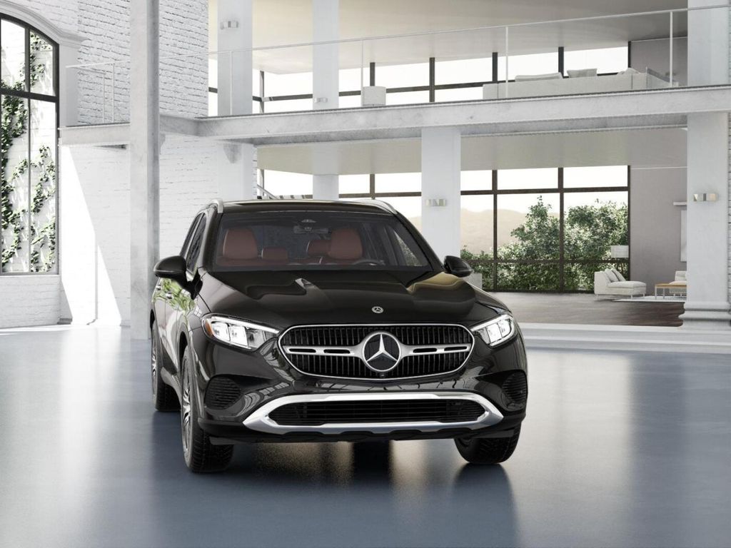 2025 Mercedes-Benz GLC GLC 300 8