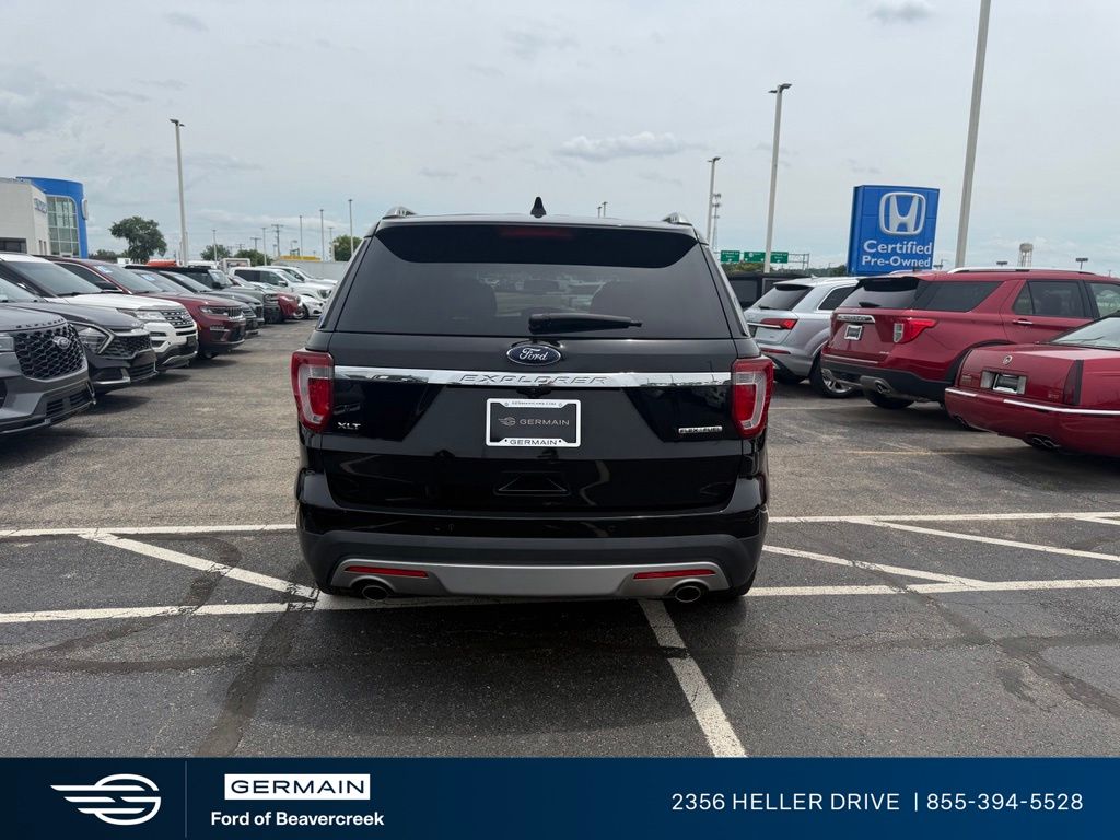 Used 2016 Black Ford XLT image 6