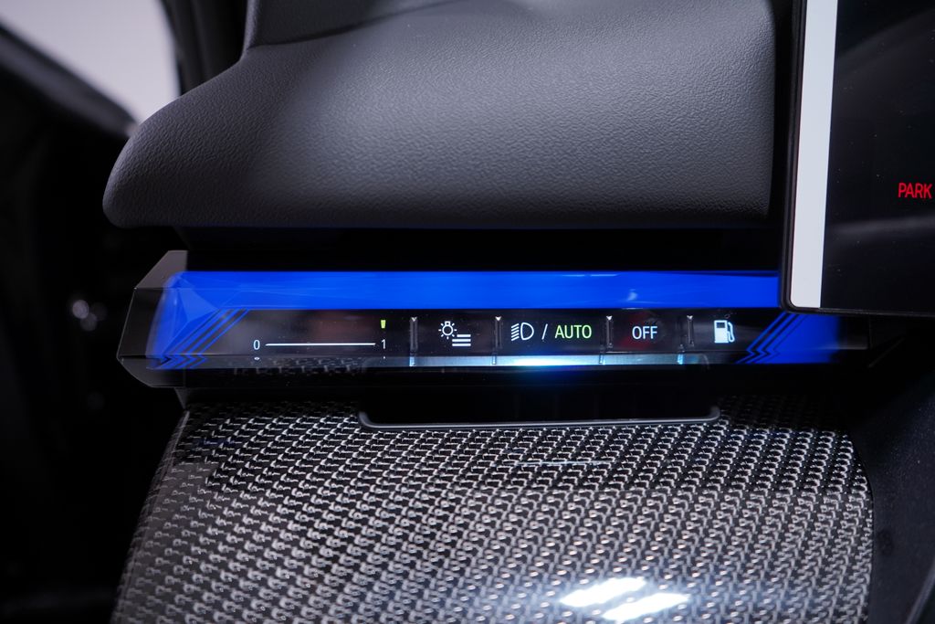 Thumbnail: 2026 BMW M5 - 20