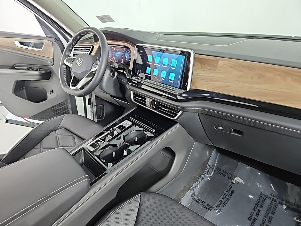 Thumbnail: 2025 Volkswagen Atlas - 13