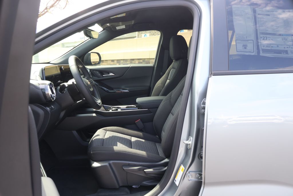 Thumbnail: 2026 Chevrolet Equinox - 14