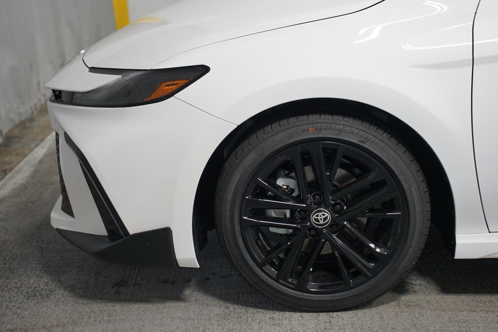 2025 Toyota Camry SE 5