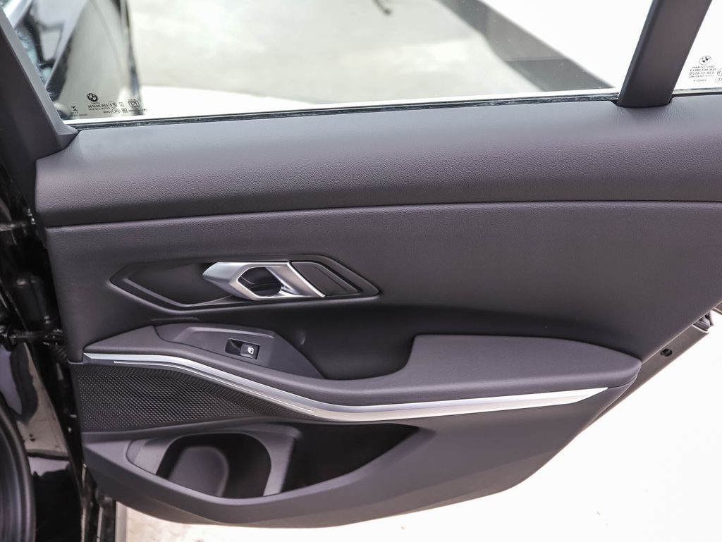 Thumbnail: 2025 BMW 3 Series - 22