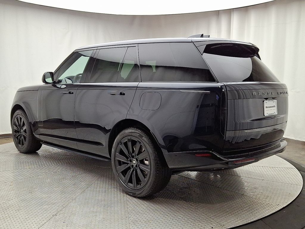 2025 Land Rover Range Rover SE 4