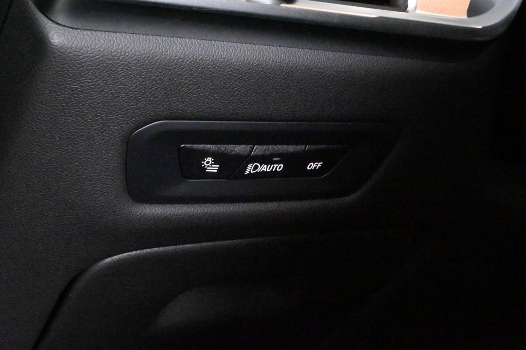 Thumbnail: 2026 BMW X5 - 27