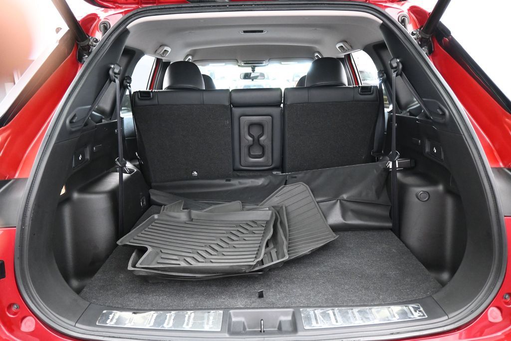 Used 2024 Red Mitsubishi SE Black Edition image 32