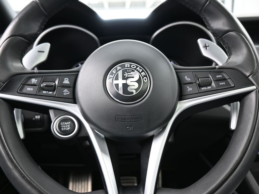 Used 2018 Misano Blue Metallic Alfa Romeo Ti image 27