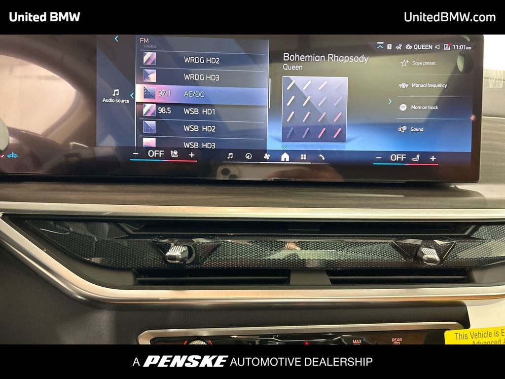 Thumbnail: 2026 BMW X7 - 16