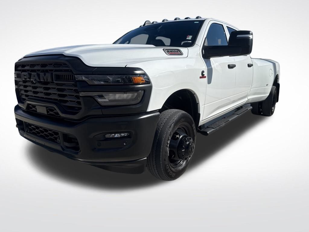 2025 RAM 3500 Tradesman Crew Cab LB DRW 4WD