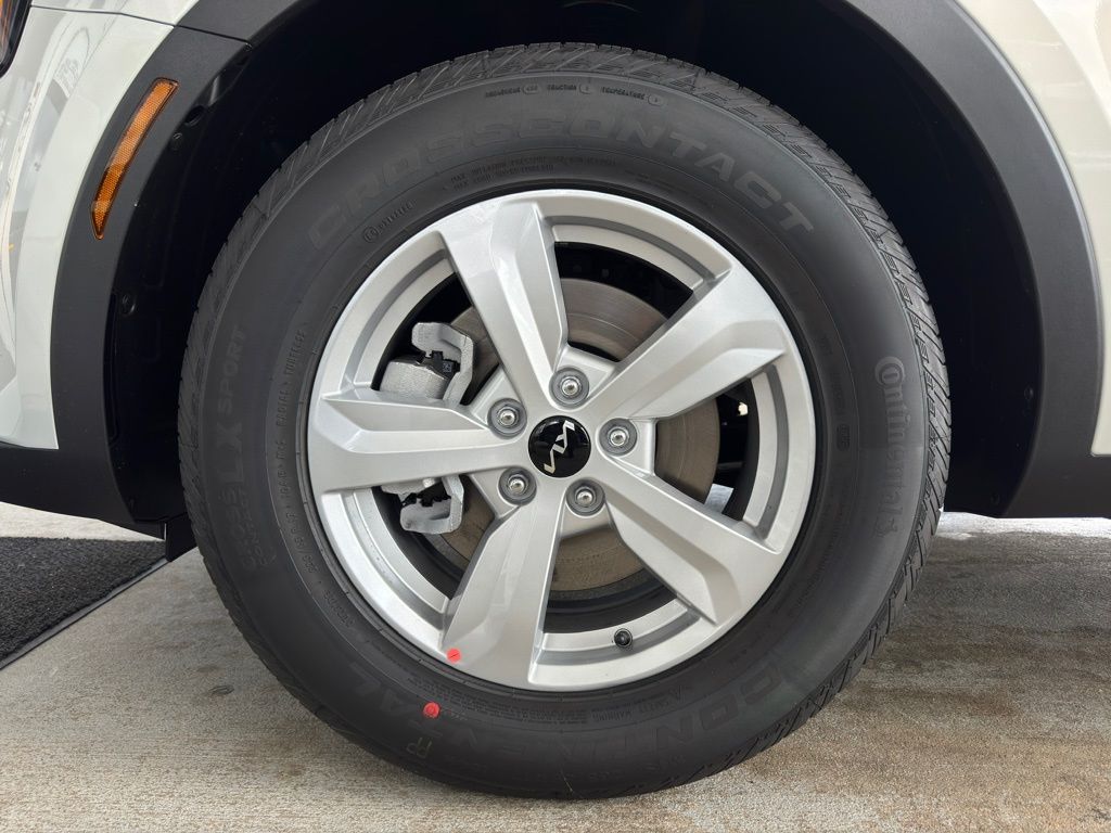 2026 Kia Sorento LX Silver at Community Kia