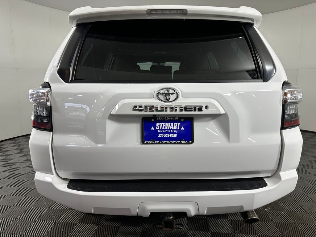 Photo 4 of 2016 Toyota 4Runner SR5 Premium
