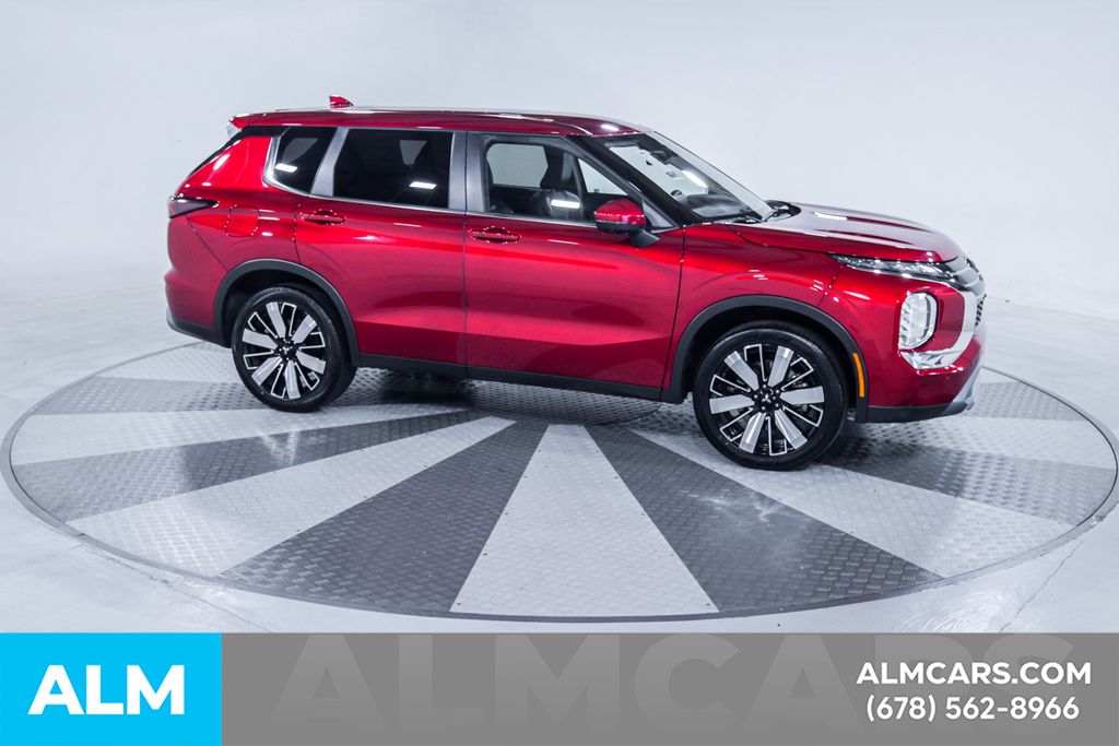 Used 2025 Red Mitsubishi SE image 13