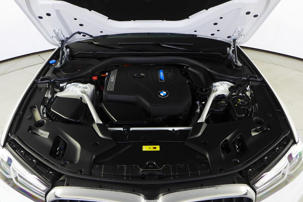 Thumbnail: 2023 BMW 5 Series - 6