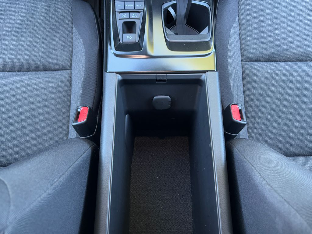 2025 Toyota Camry LE 18
