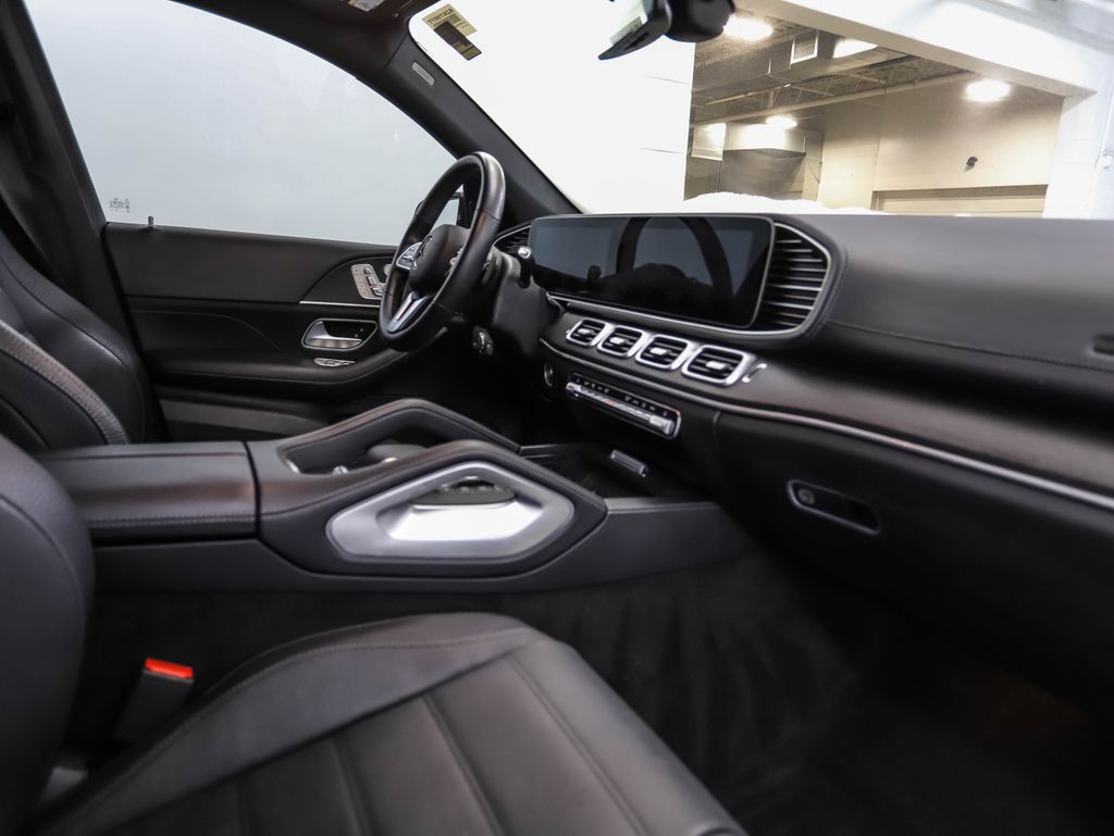 Thumbnail: 2023 Mercedes-Benz GLS - 32