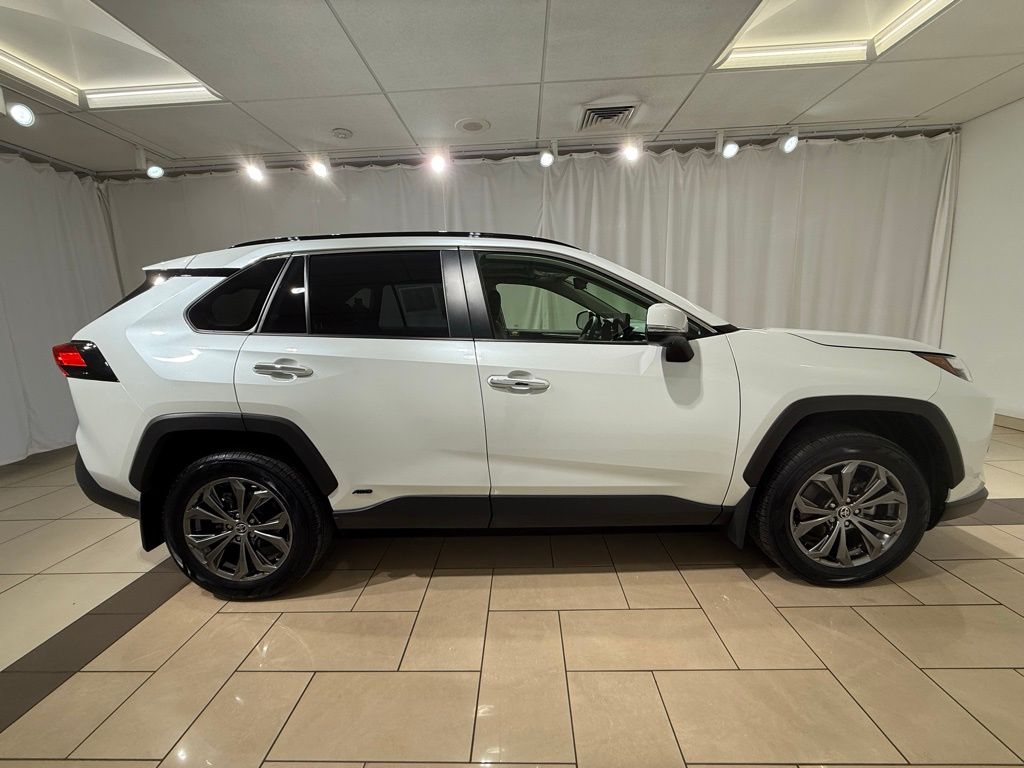 Thumbnail: 2025 Toyota RAV4 - 6