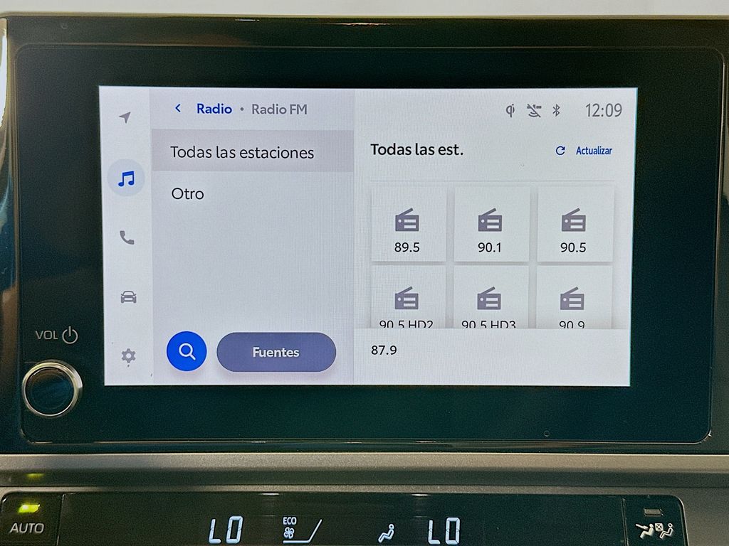 Thumbnail: 2025 Toyota Camry - 14