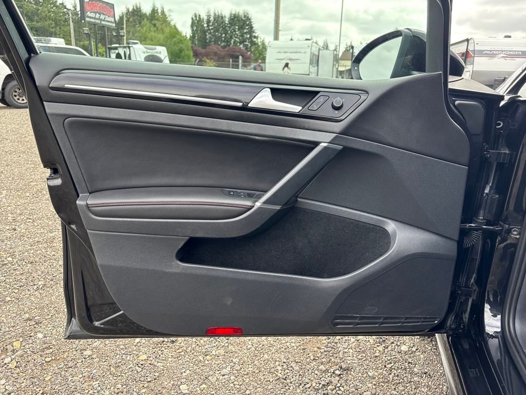 2015 Deep Black Pearl Volkswagen Golf GTI Autobahn FWD Hatchback