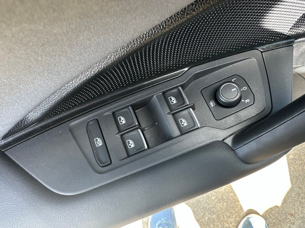 Used 2025 Volkswagen Tiguan SUV