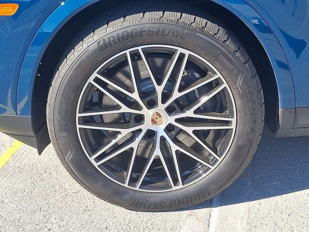 Thumbnail: 2025 Porsche Cayenne - 10