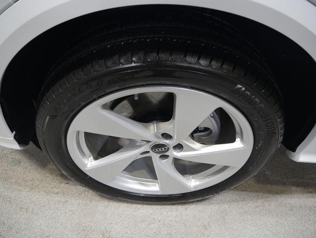 Thumbnail: 2025 Audi Q5 - 12