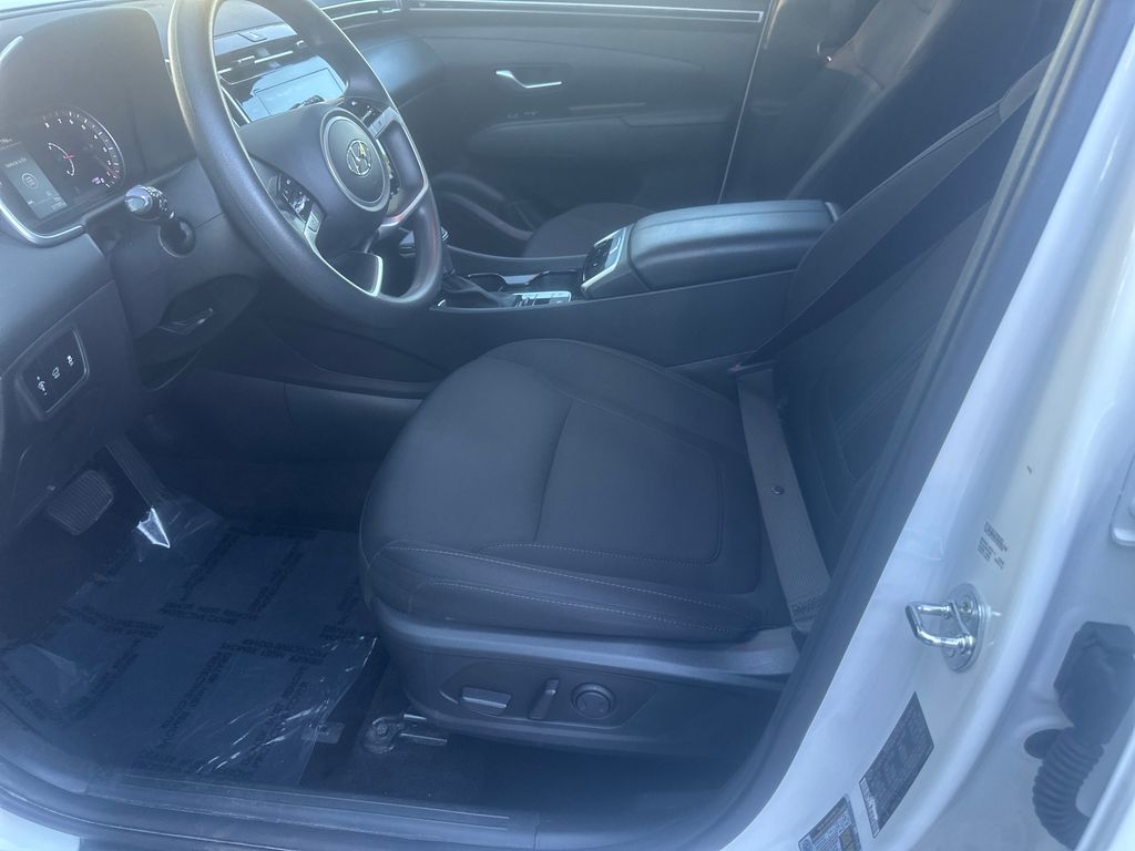 Used 2024 White Hyundai SEL image 9