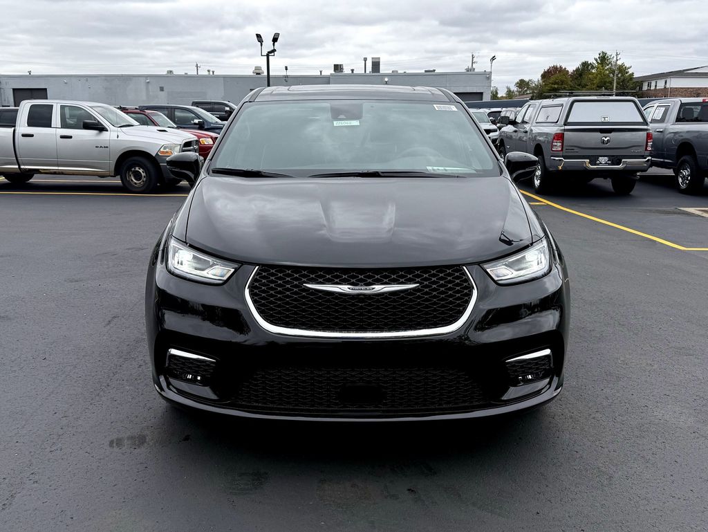 View vehicle photo 2