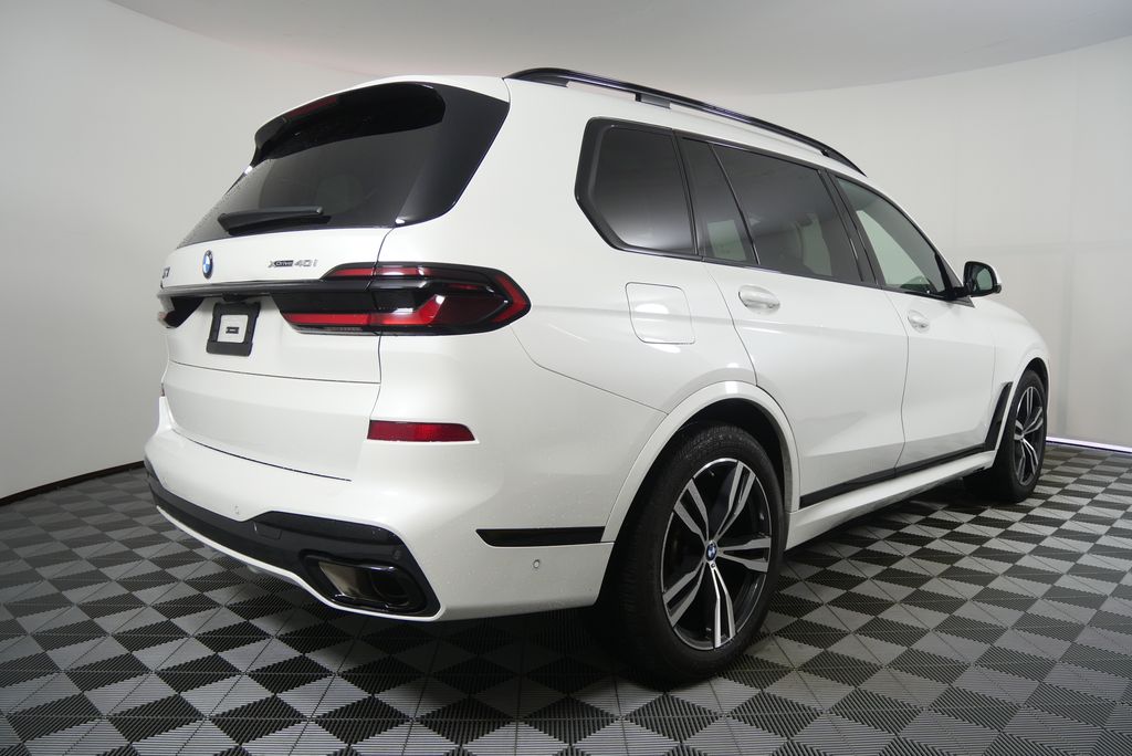 Thumbnail: 2024 BMW X7 - 3