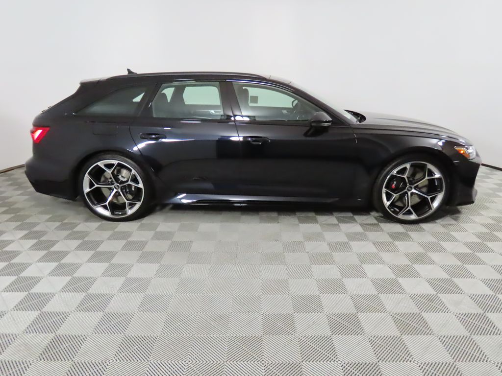 Thumbnail: 2025 Audi RS 6 - 6