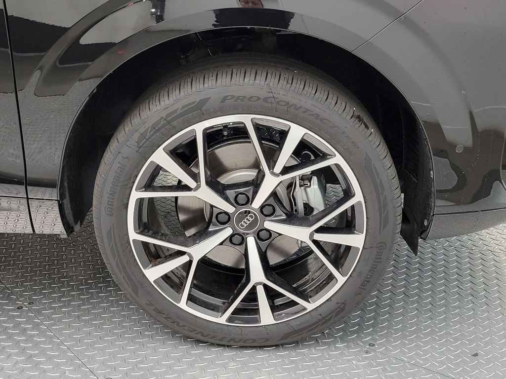 Thumbnail: 2026 Audi Q3 - 13