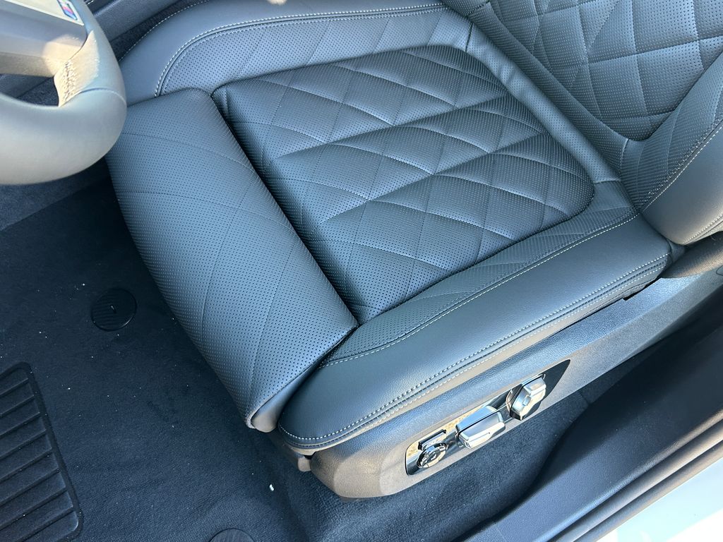 Thumbnail: 2026 BMW X5 - 15