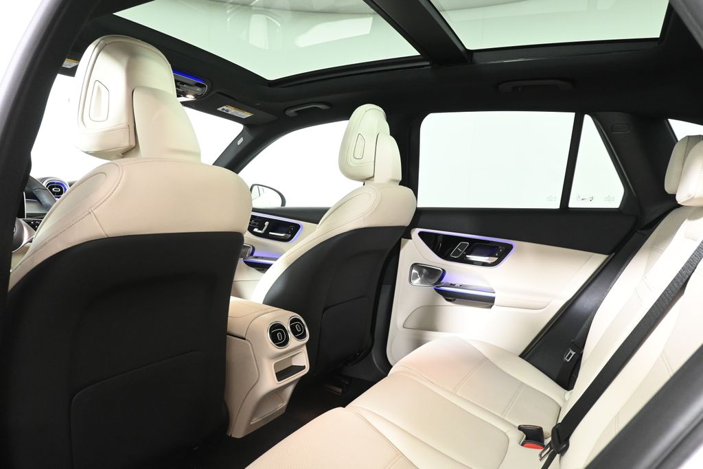 Thumbnail: 2025 Mercedes-Benz GLC - 32