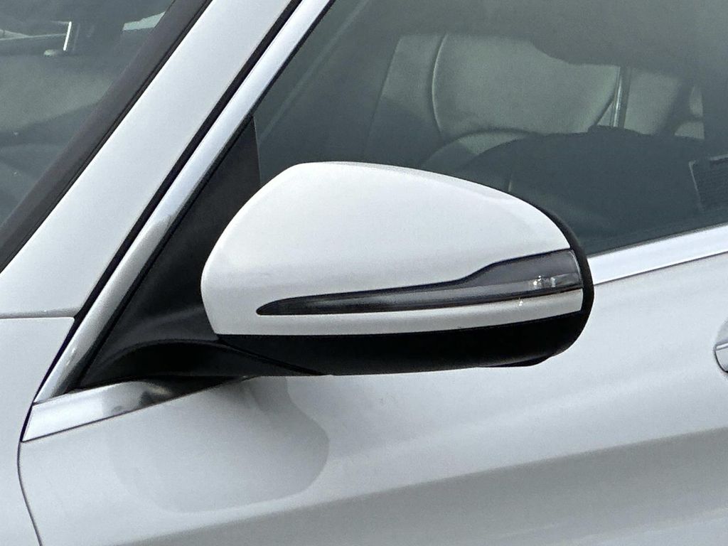 Thumbnail: 2019 Mercedes-Benz C-Class - 2