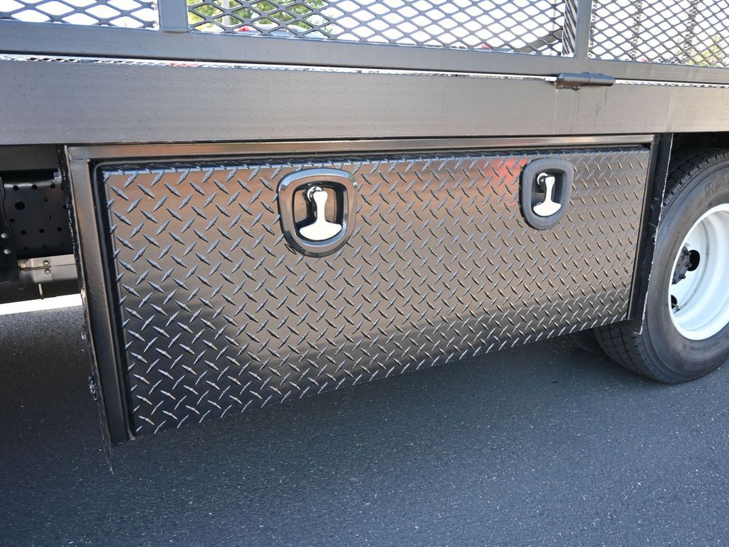2024 Isuzu NPR HD 