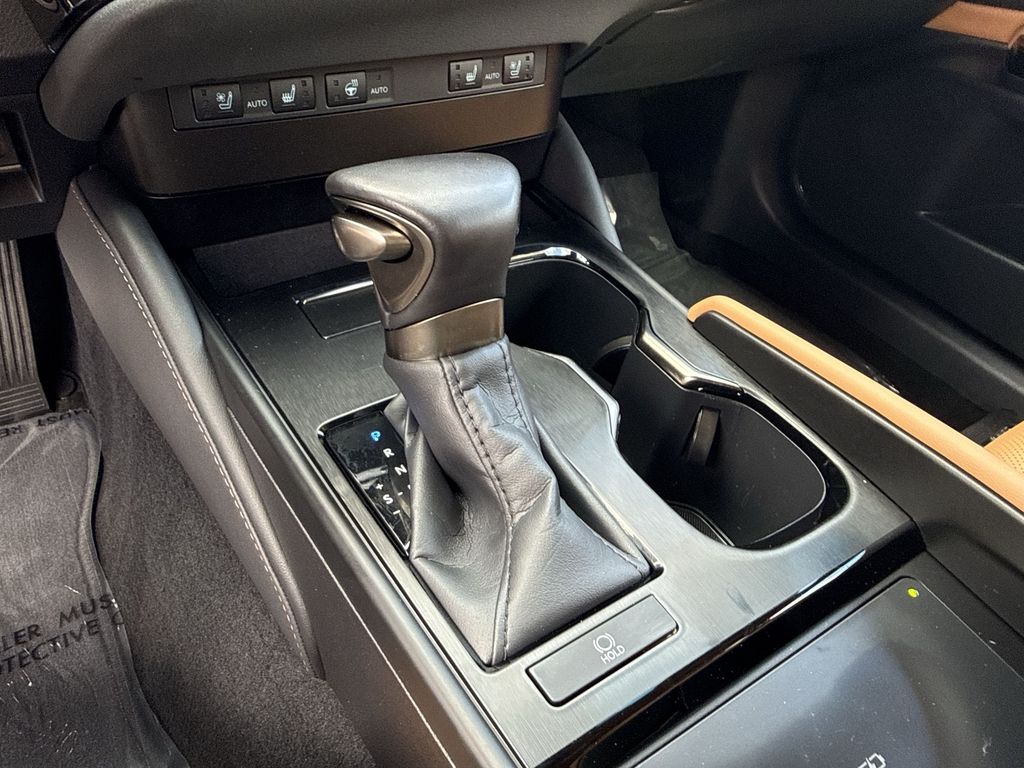 Thumbnail: 2025 Lexus ES - 20