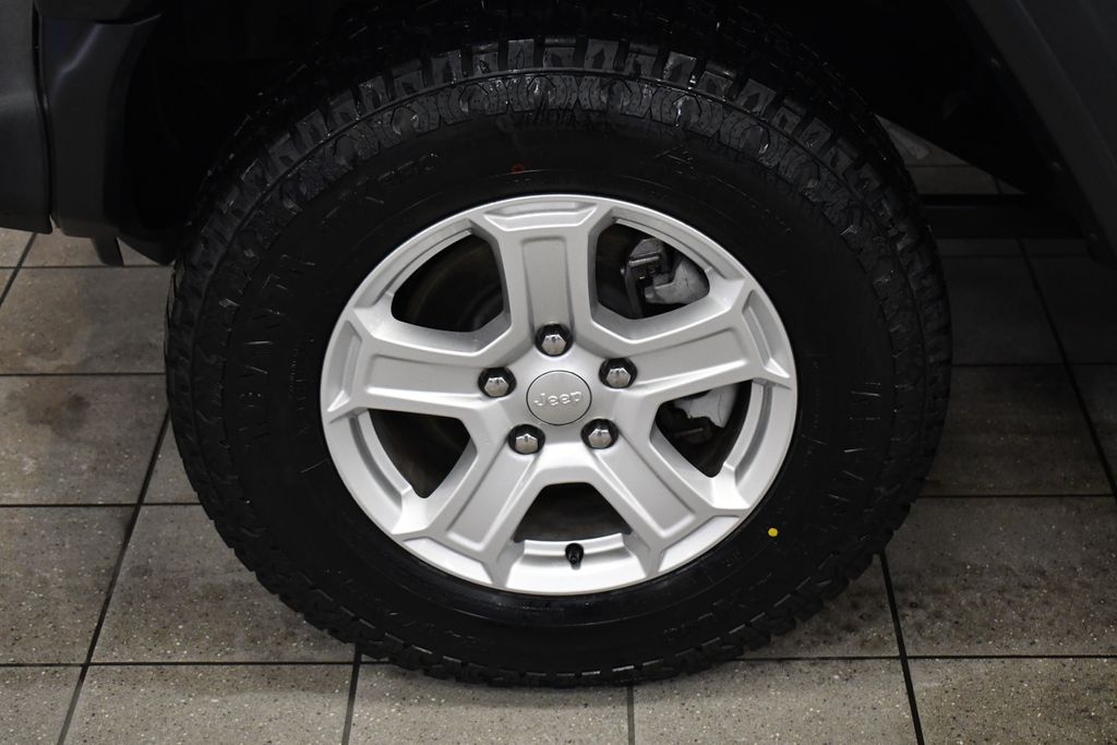 Thumbnail: 2020 Jeep Wrangler - 13