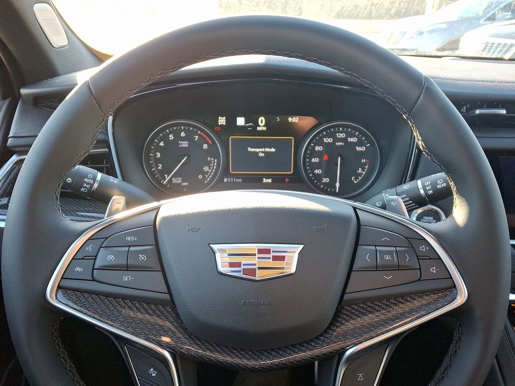 2025 Cadillac XT5 Sport 9