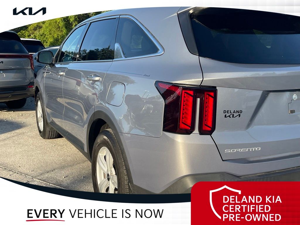 2024 Kia Sorento LX - Photo 15