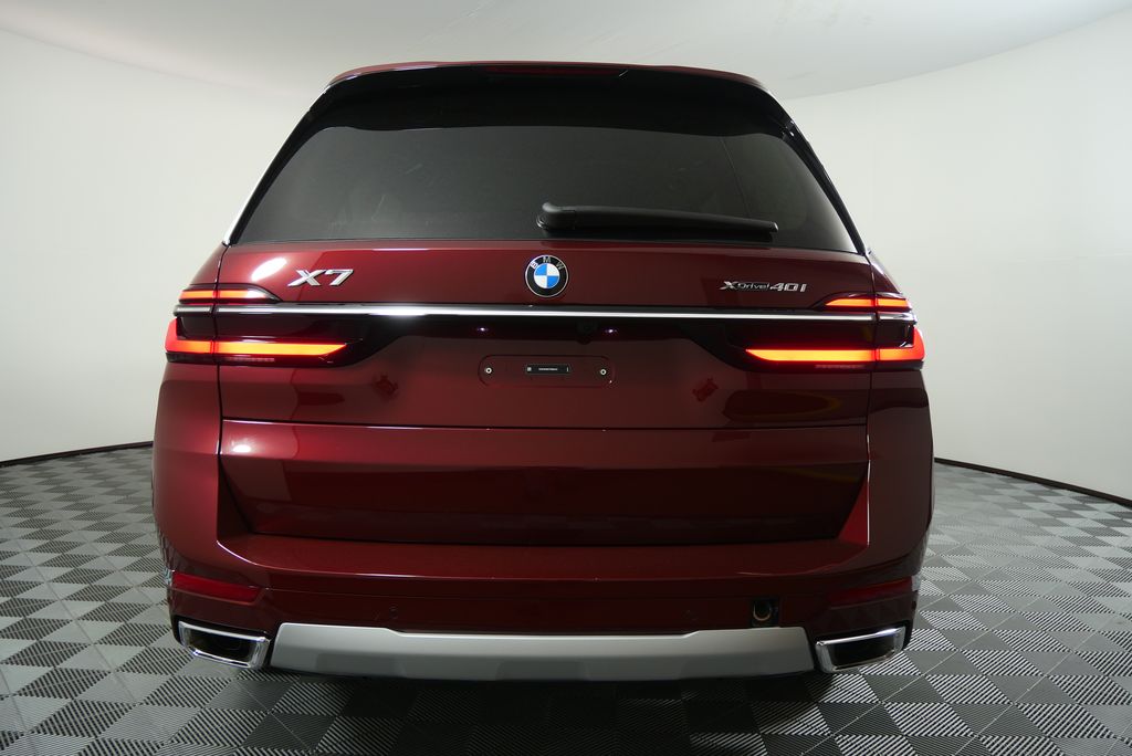 Thumbnail: 2026 BMW X7 - 4