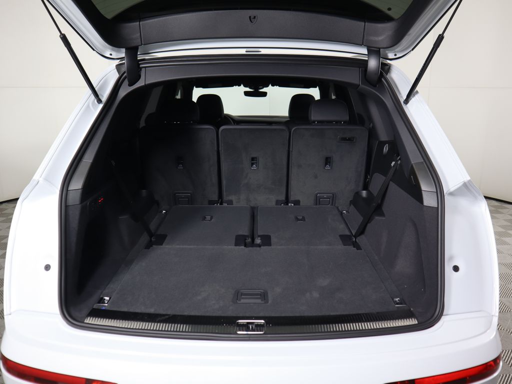 Thumbnail: 2026 Audi Q7 - 32