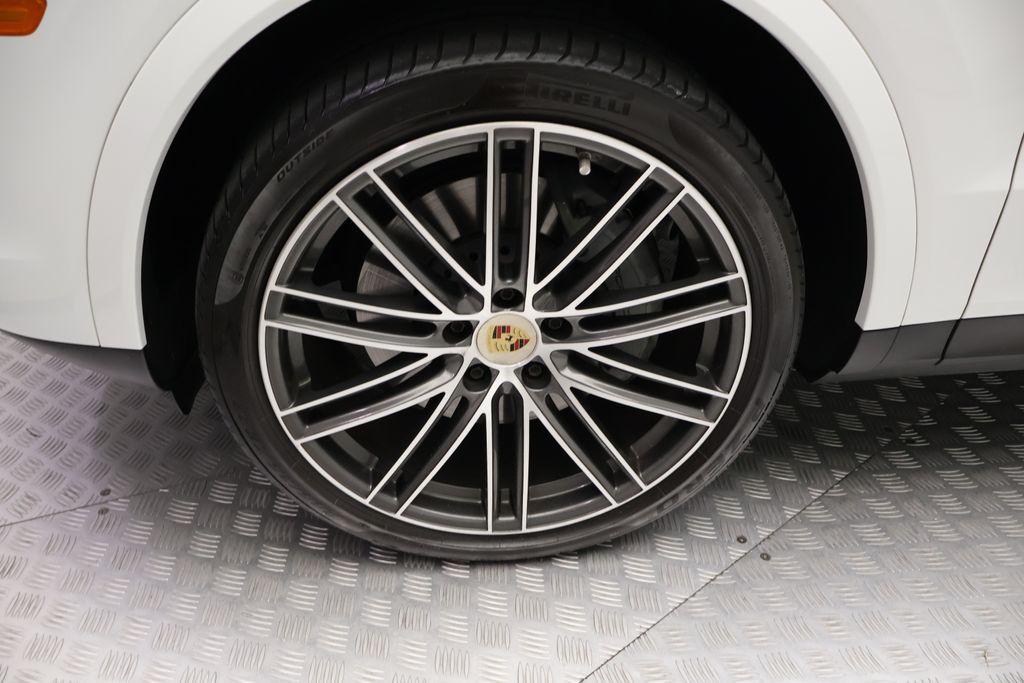 Thumbnail: 2023 Porsche Cayenne - 4