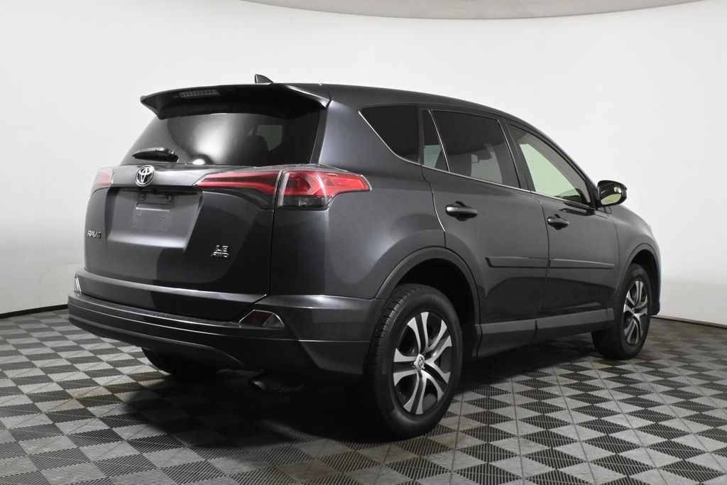 Thumbnail: 2018 Toyota RAV4 - 7