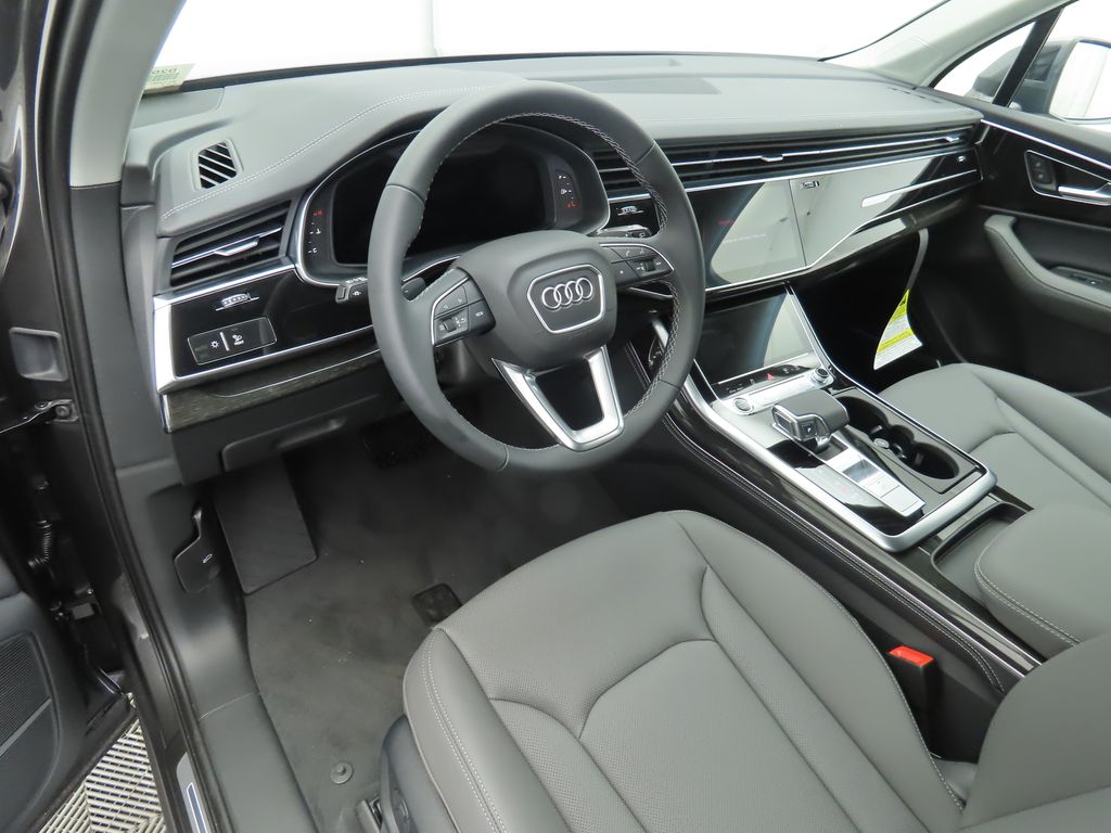 2025 Audi Q7  10