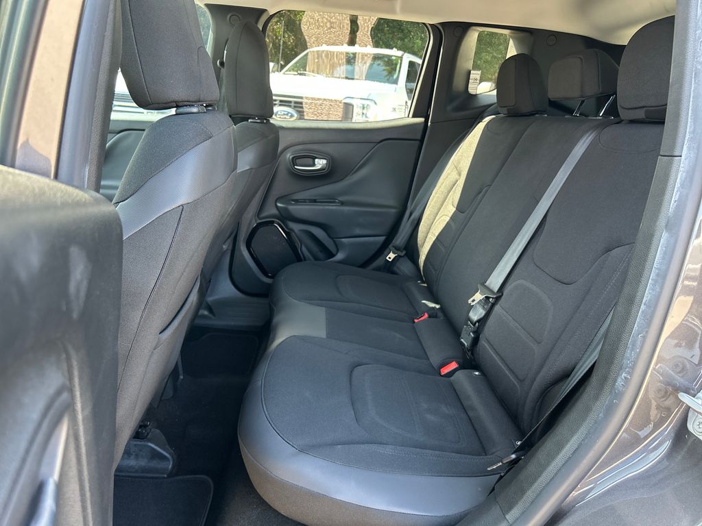 2017 Glacier Metallic Jeep Renegade Altitude FWD SUV