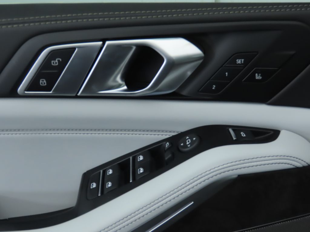 Thumbnail: 2026 BMW X5 - 25