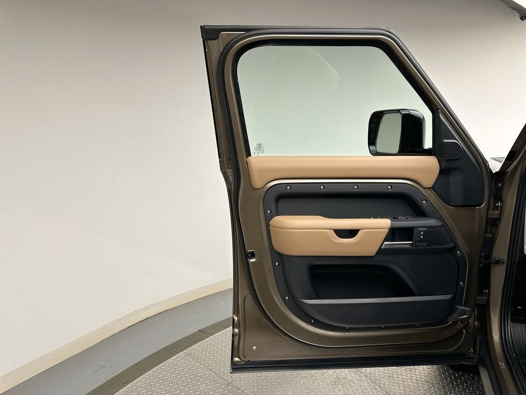 Thumbnail: 2025 Land Rover Defender - 21