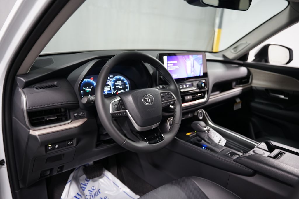 2025 Toyota Grand Highlander Limited 11