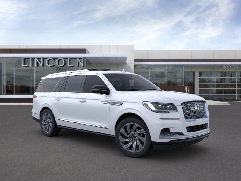 Thumbnail: 2024 Lincoln Navigator - 7