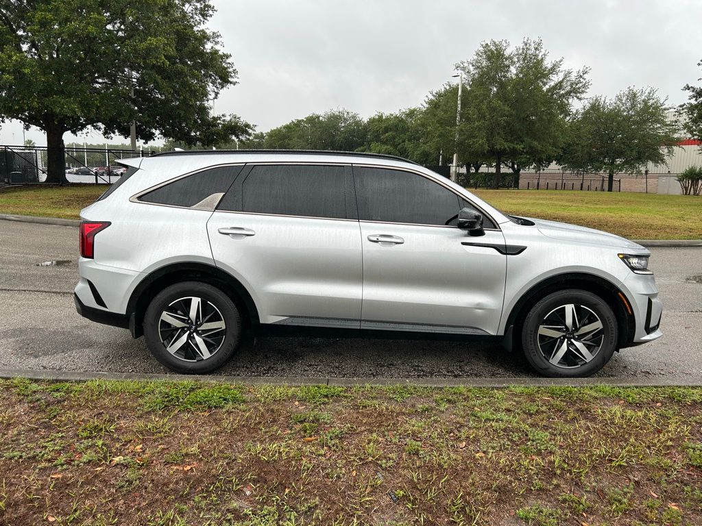 2021 Kia Sorento S 6